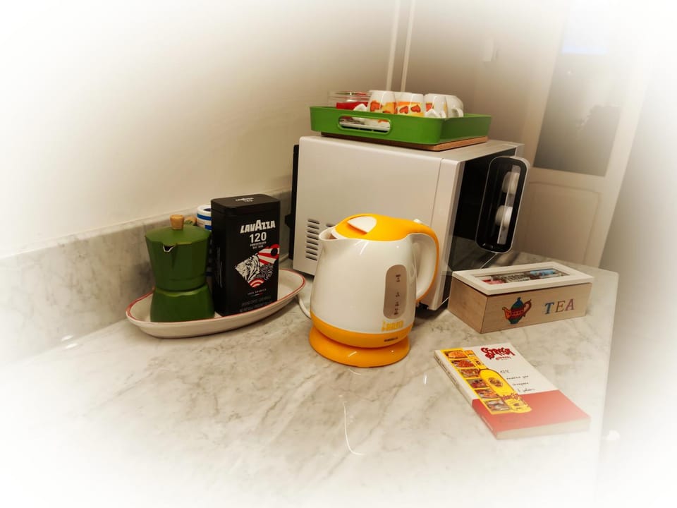 Coffee/tea facilities, Kitchen or kitchenette