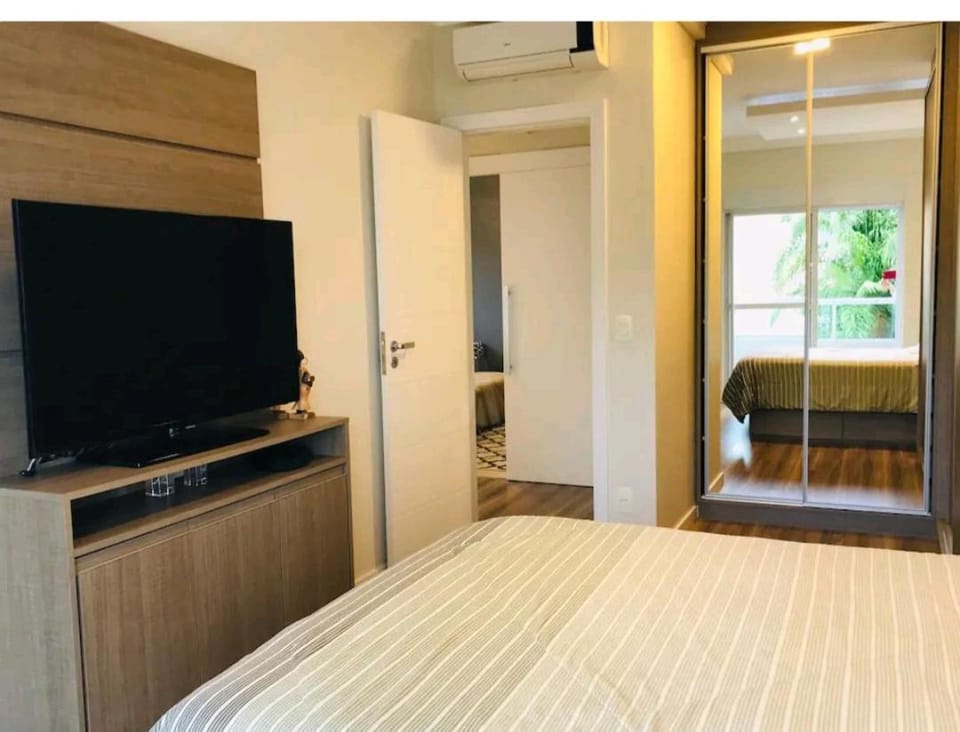 Apartamento Executivo - 2 Quartos - 2 Banheiros - 2 Garagens - Piscina - No melhor lugar do América Apartment in Joinville