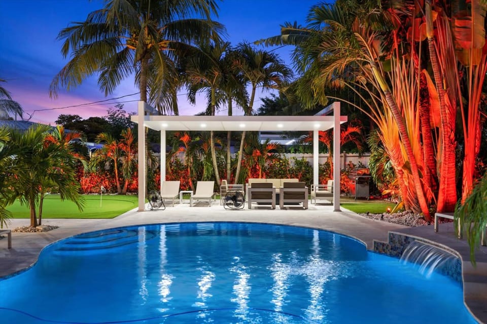 VillaLee-Jungle Palm Island white marble pool Area House in Golden Glades