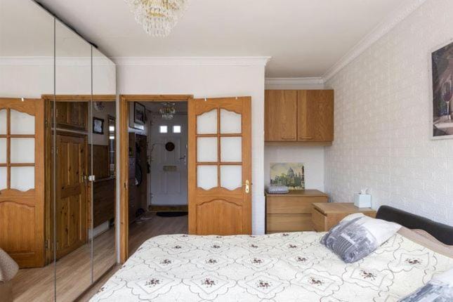 1 Bedroom Flat Close to City with Free Parking Arrangement Apartment in London Borough of Islington