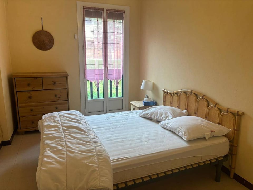 2 Pièces au pied des pistes avec parking - FR-1-593-48 Apartment in Occitanie