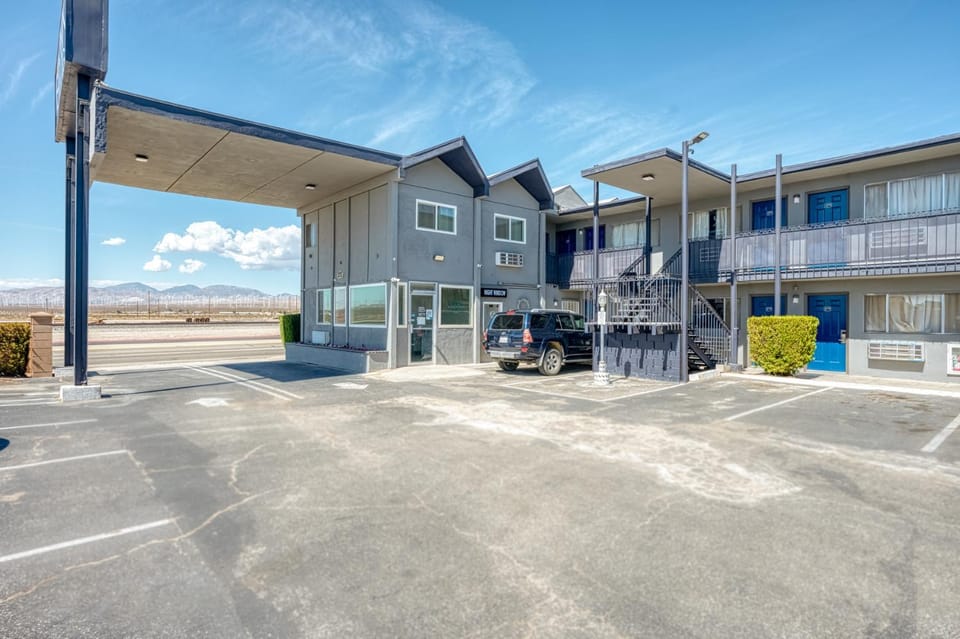 ERTH INN by AGA- Mojave Hotel in Sierra Nevada