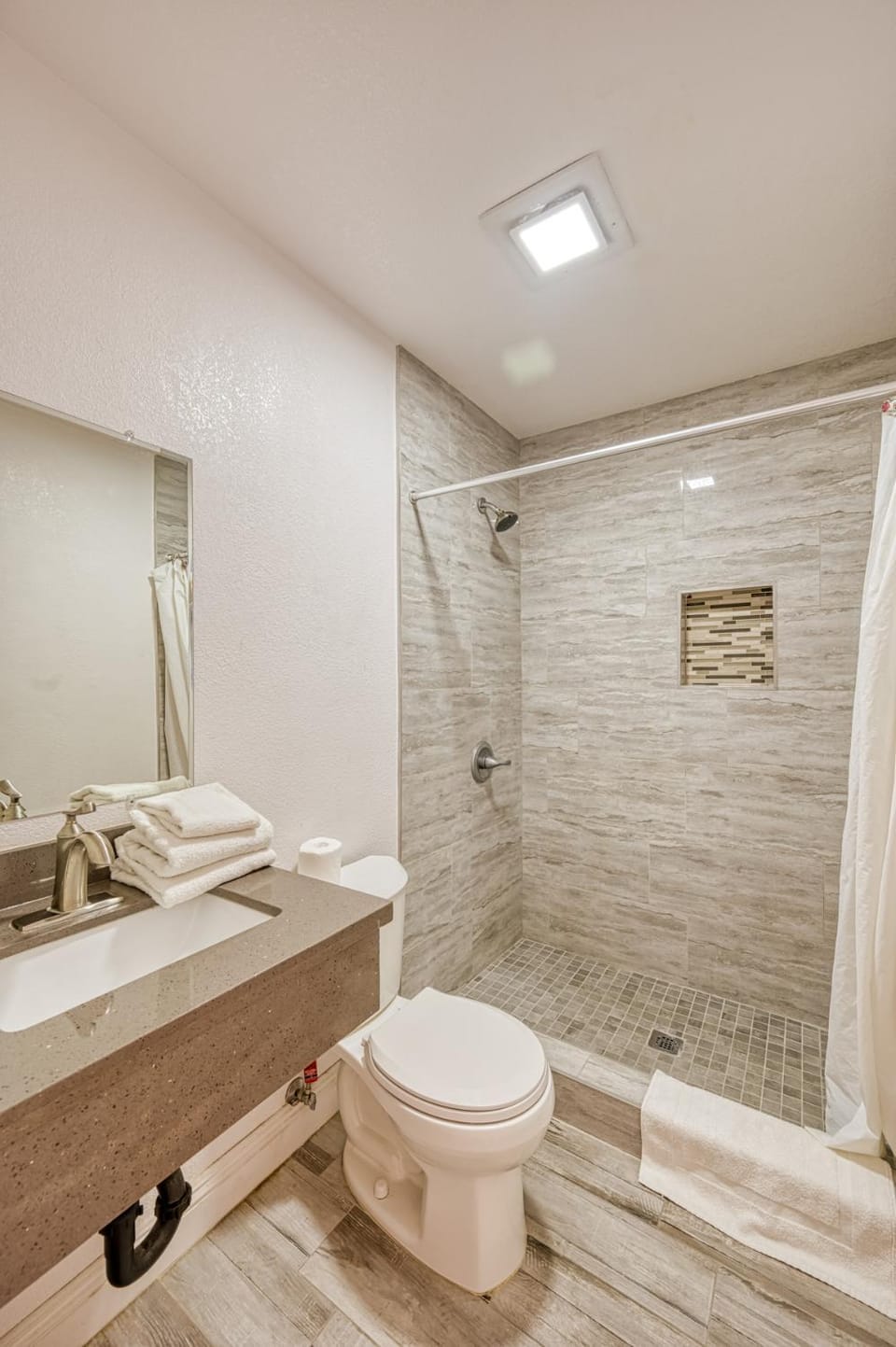ERTH INN by AGA- Mojave Hotel in Sierra Nevada