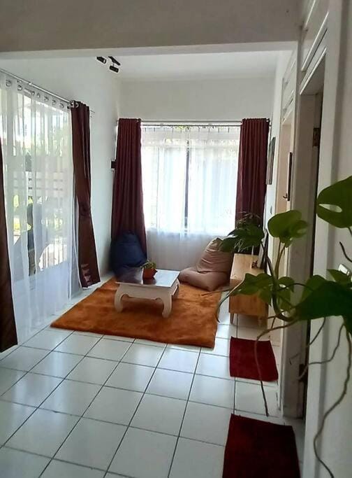 Communal lounge/ TV room, Living room, Seating area