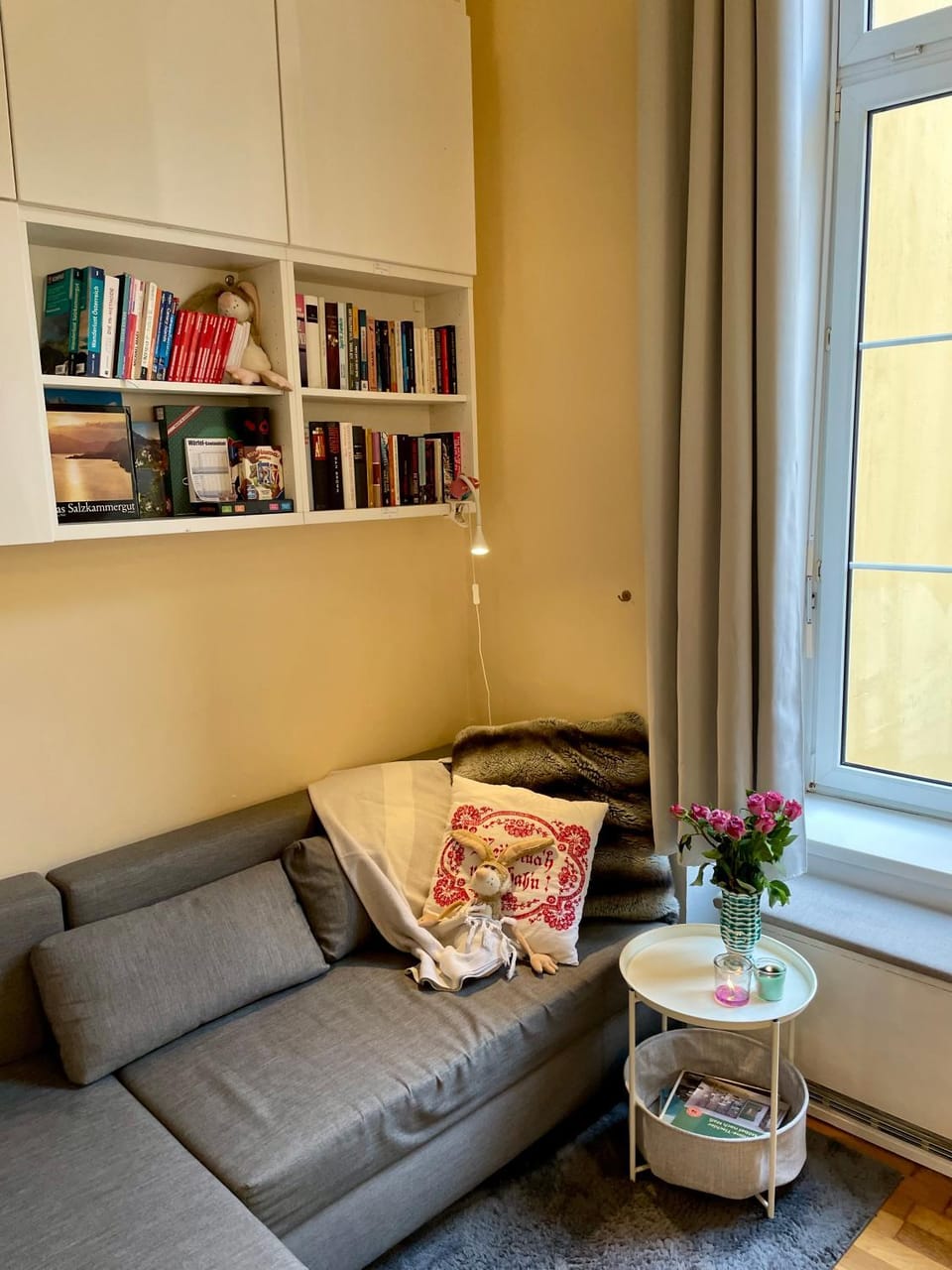 Library, Living room, Seating area