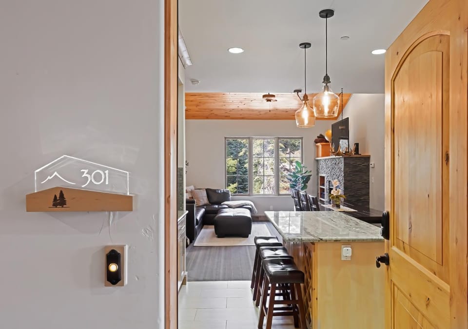 Three-Bedroom Apartment Apartment in Bear Valley