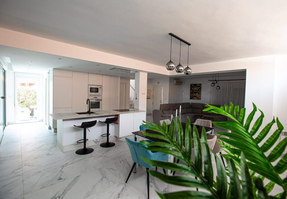 Villa Fresno with Private Pool on gated 5* Mar Menor Golf Resort - 3 Bed/3 shower/WC Villa in Region of Murcia