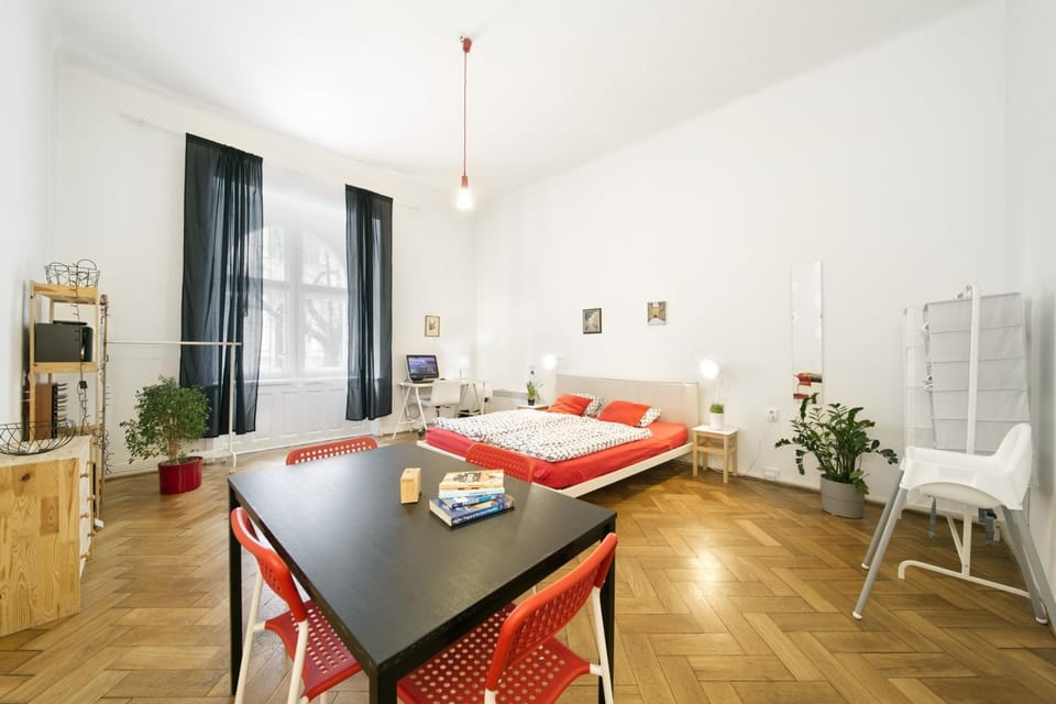 Bed, Living room, Dining area, Bedroom