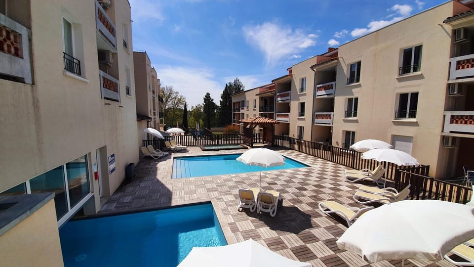 Douceur du Verdon- Climatisé avec Piscine, Parking Apartment in Gréoux-les-Bains