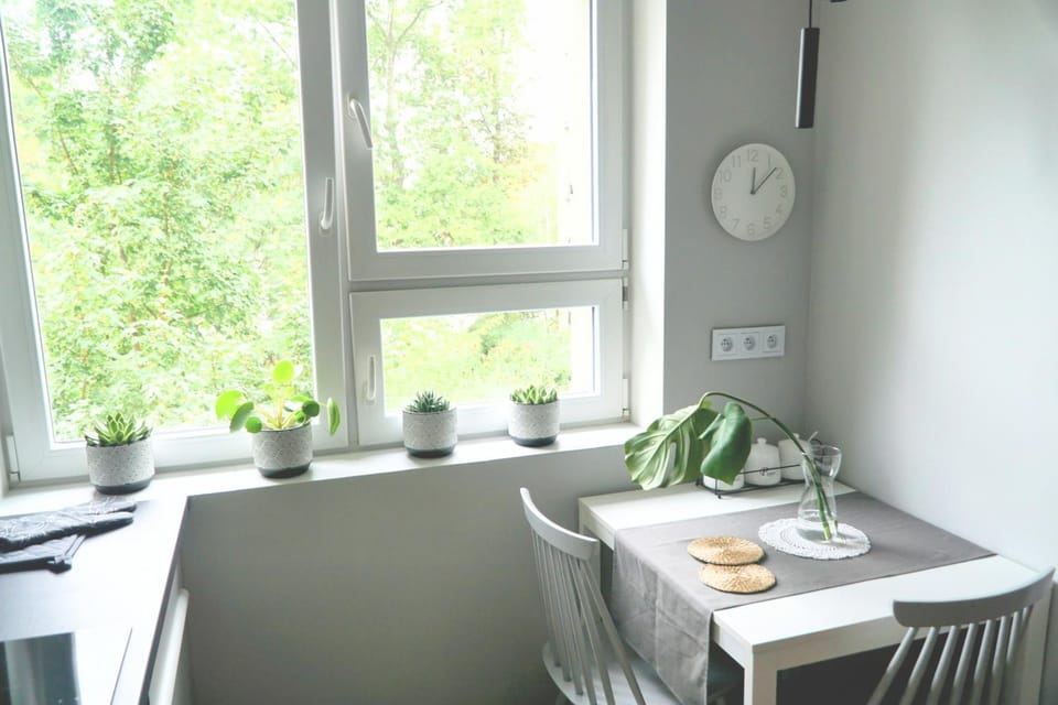 Kitchen or kitchenette, Dining area, microwave, oven, stove, kitchen
