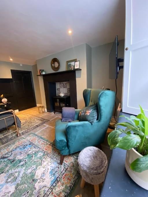 Clifton Georgian Townhouse, Downstairs Ensuite Room & Light Plant Based Breakfast Apartment in Bristol