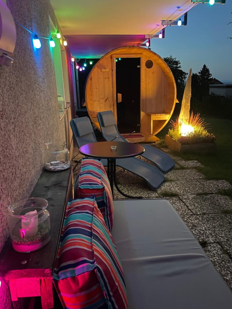 Night, Sauna, Seating area, sunbed