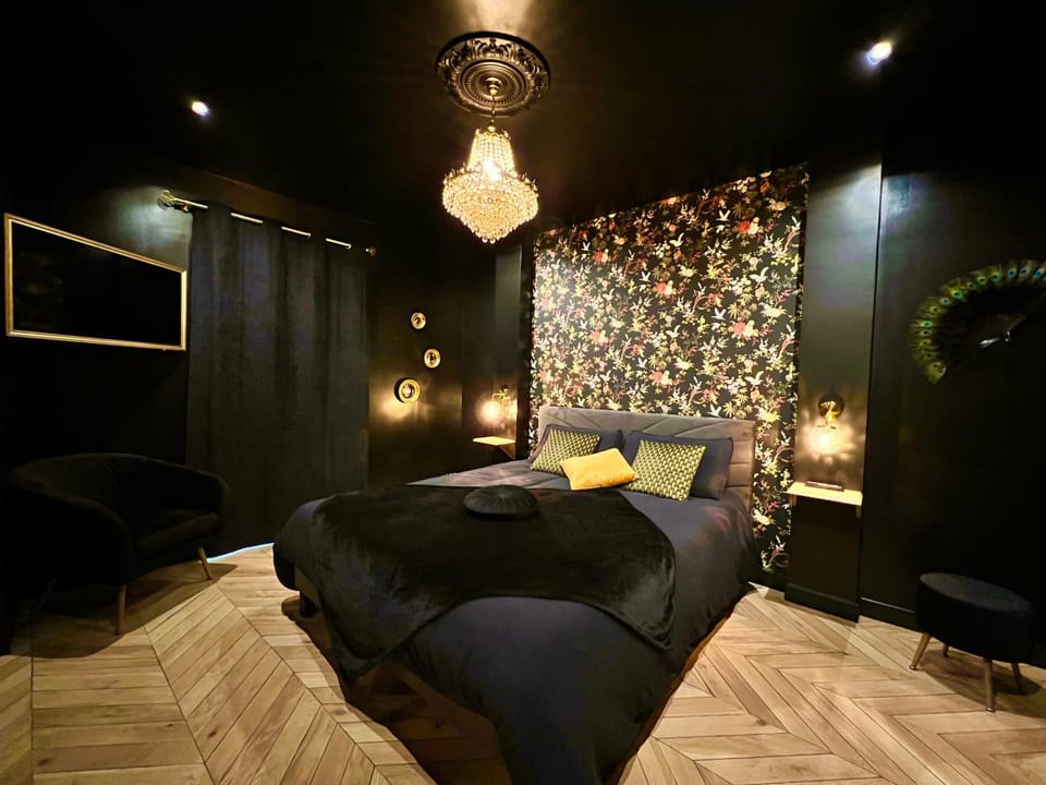 Love Room Secrète Les Petits Plaisirs Bed and Breakfast in Angers