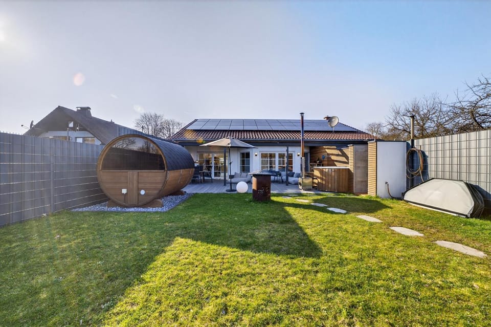 Property building, Spring, Garden, Garden view