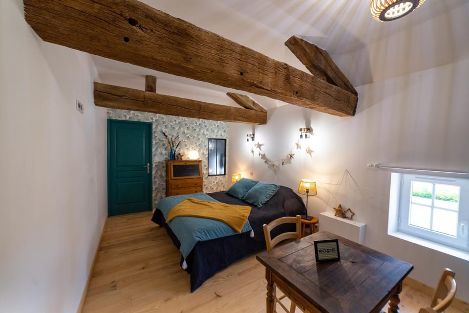 Le Clos Saint-Jean - Chambre d'hôte Rosie Bed and Breakfast in Nouvelle-Aquitaine