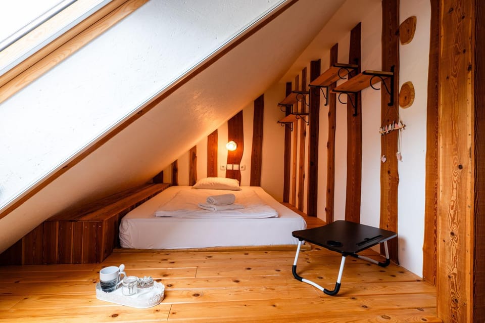 Bed, Photo of the whole room