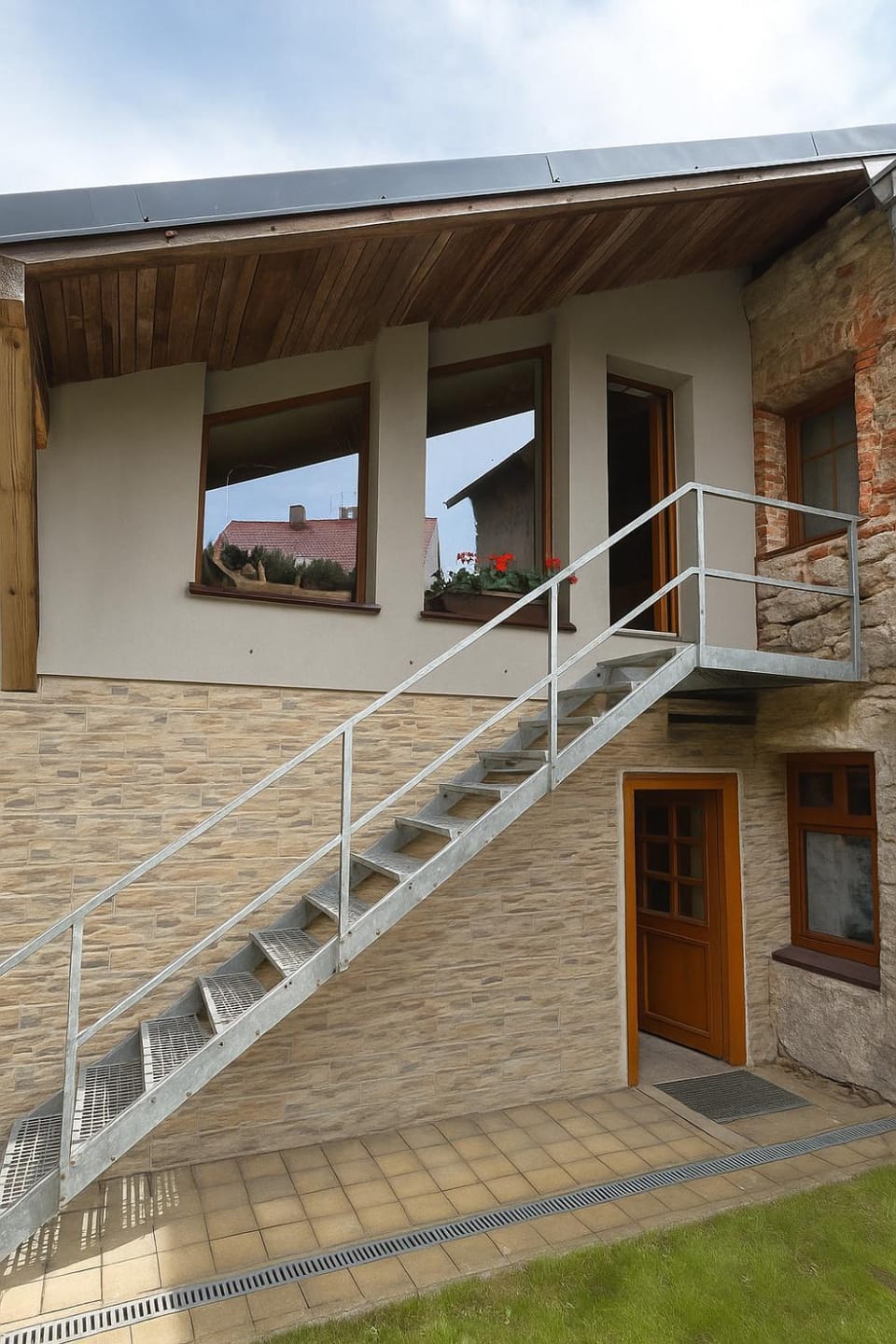 Facade/entrance