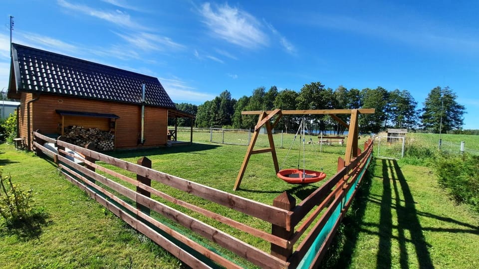 Domek nad jeziorem House in Pomeranian Voivodeship