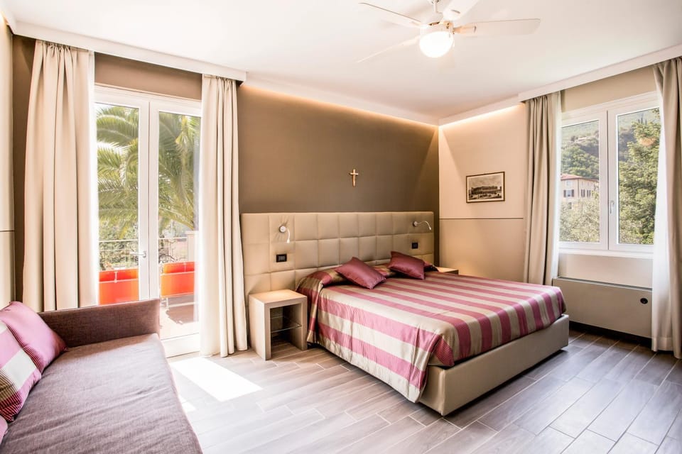 Day, Photo of the whole room