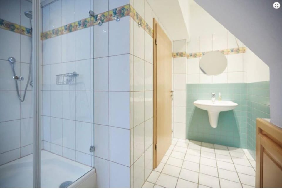 Ferienwohnung Tannen-Apotheke Zwei ab 5P mit drittem Schlafzimmer und extra Dusche WC Apartment in Hesse