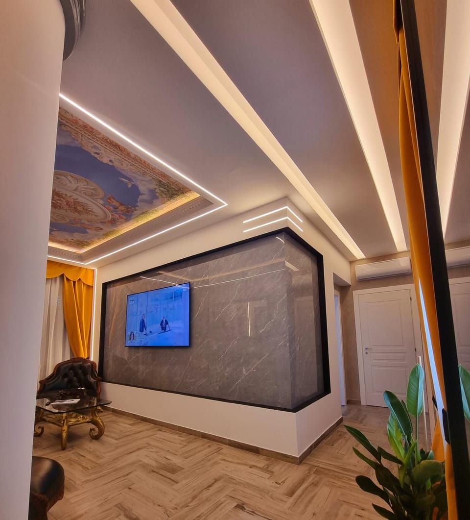 Communal lounge/ TV room