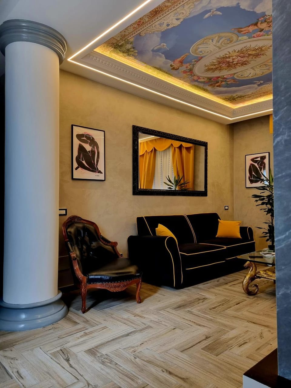 Communal lounge/ TV room