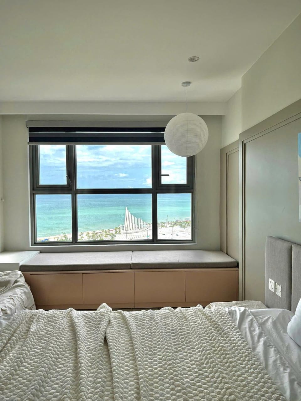 Bed, Natural landscape, Photo of the whole room, Bedroom, Sea view
