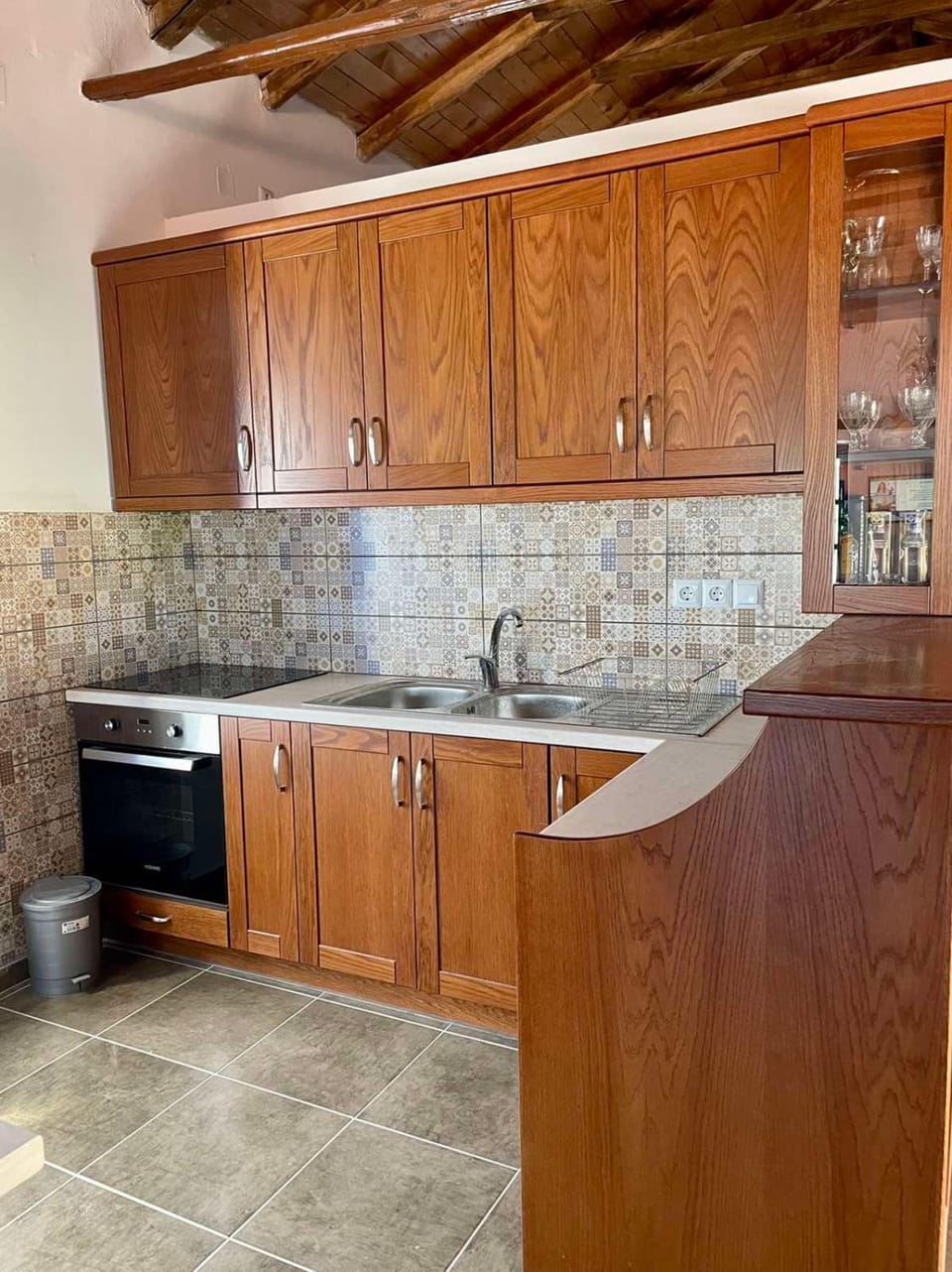 Kitchen or kitchenette, pet friendly, stove