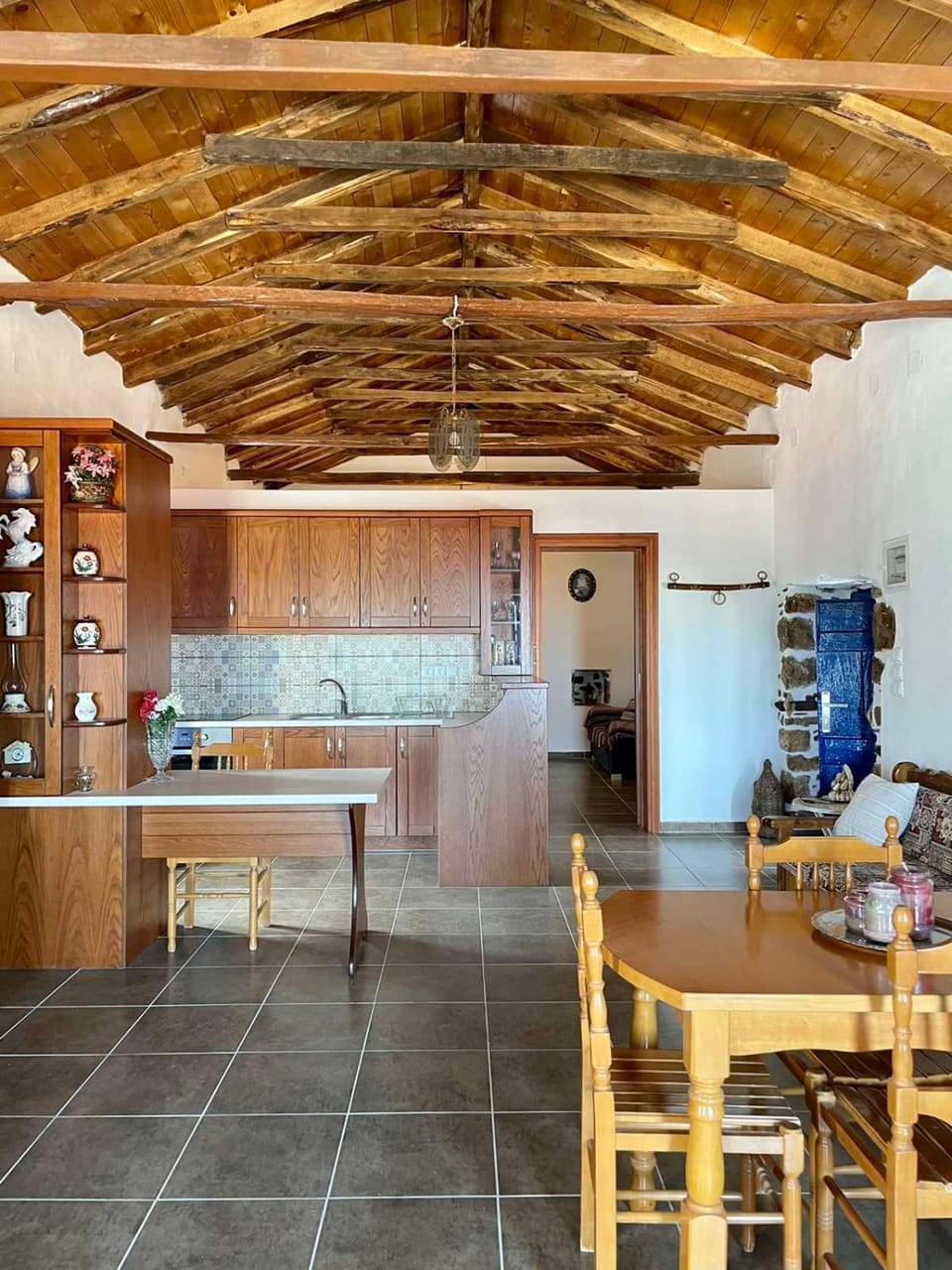 Kitchen or kitchenette, Seating area, Dining area, pet friendly
