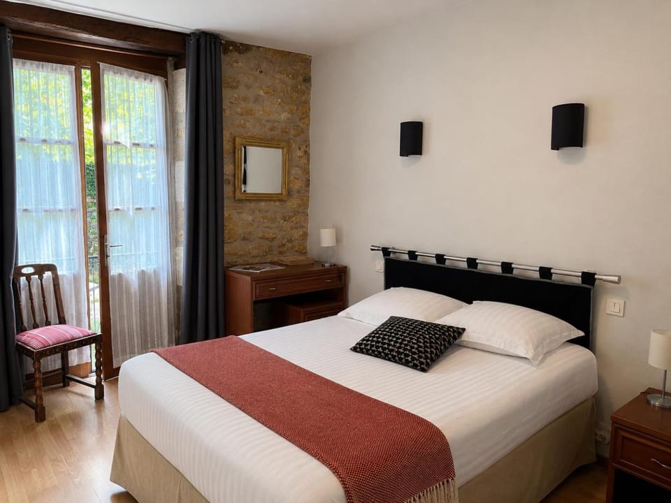 Hôtellerie de l'Abbaye Saint Amand Bed and Breakfast in Nouvelle-Aquitaine