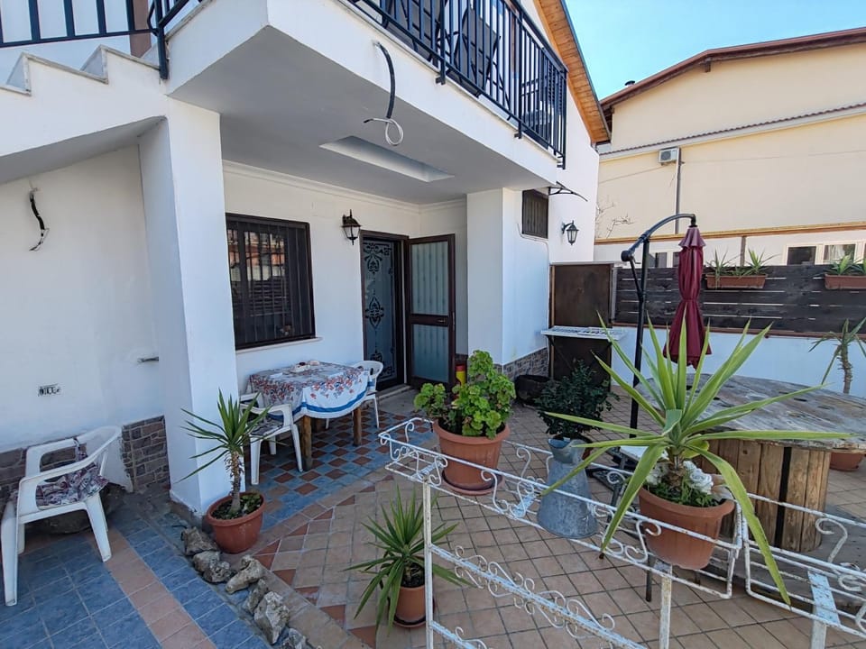 Piano terra casa intera Apartment in Campania