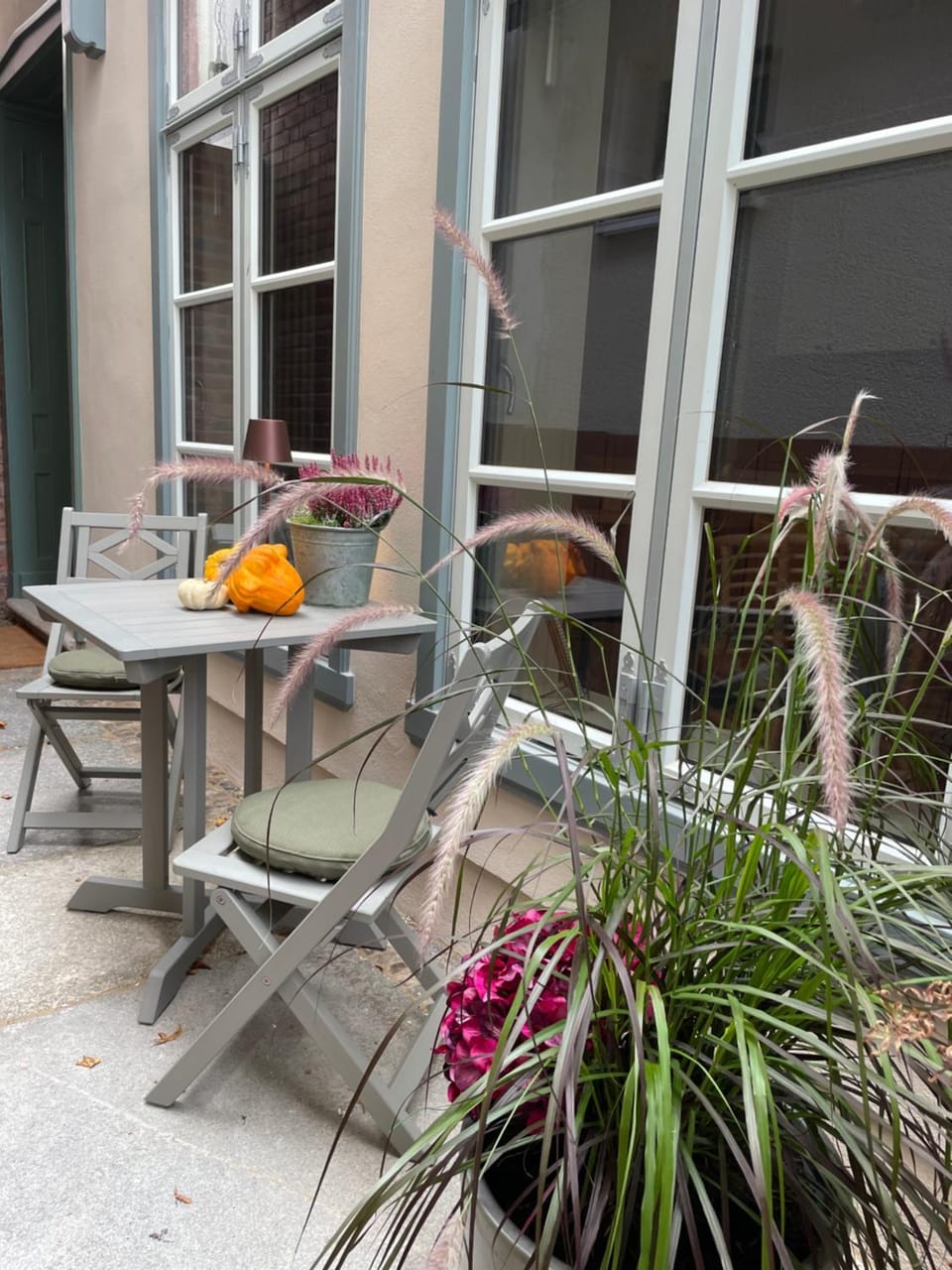 Patio, Facade/entrance