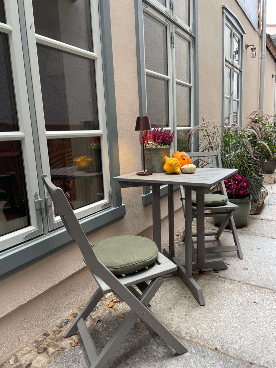 Patio, Facade/entrance