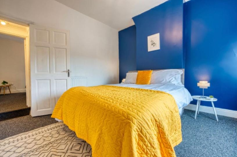Stylish and Comfy Contractor House and Monthly Offers in Stoke on Trent By 20Property Stays Serviced Accommodation Apartment in Stoke-on-Trent