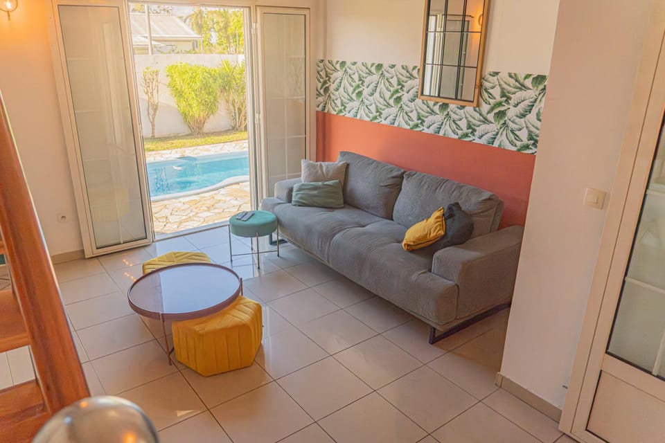 Living room, Pool view