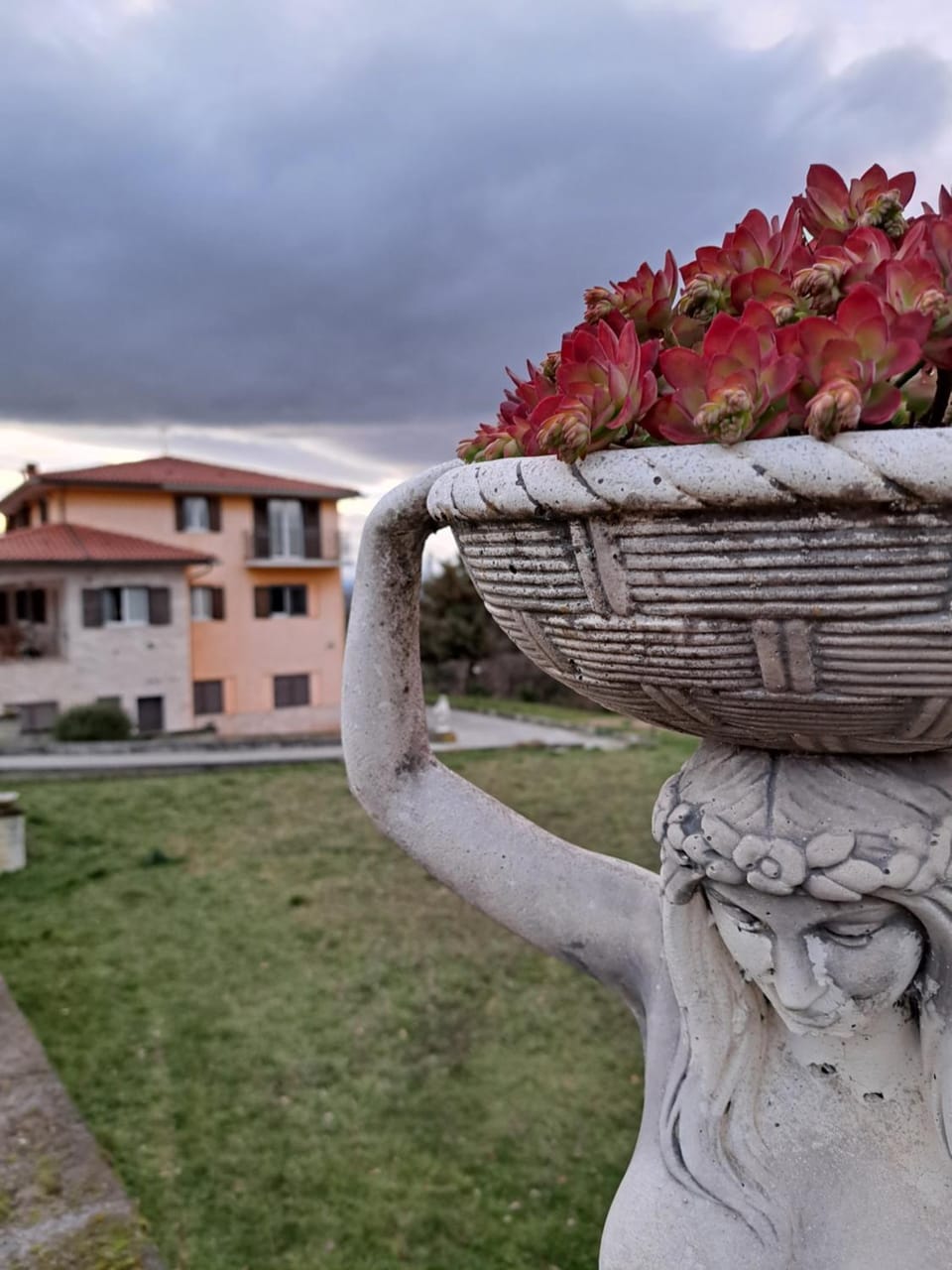 La casa di mezzo-affitti brevi-zona ospedali House in Molise, Italy