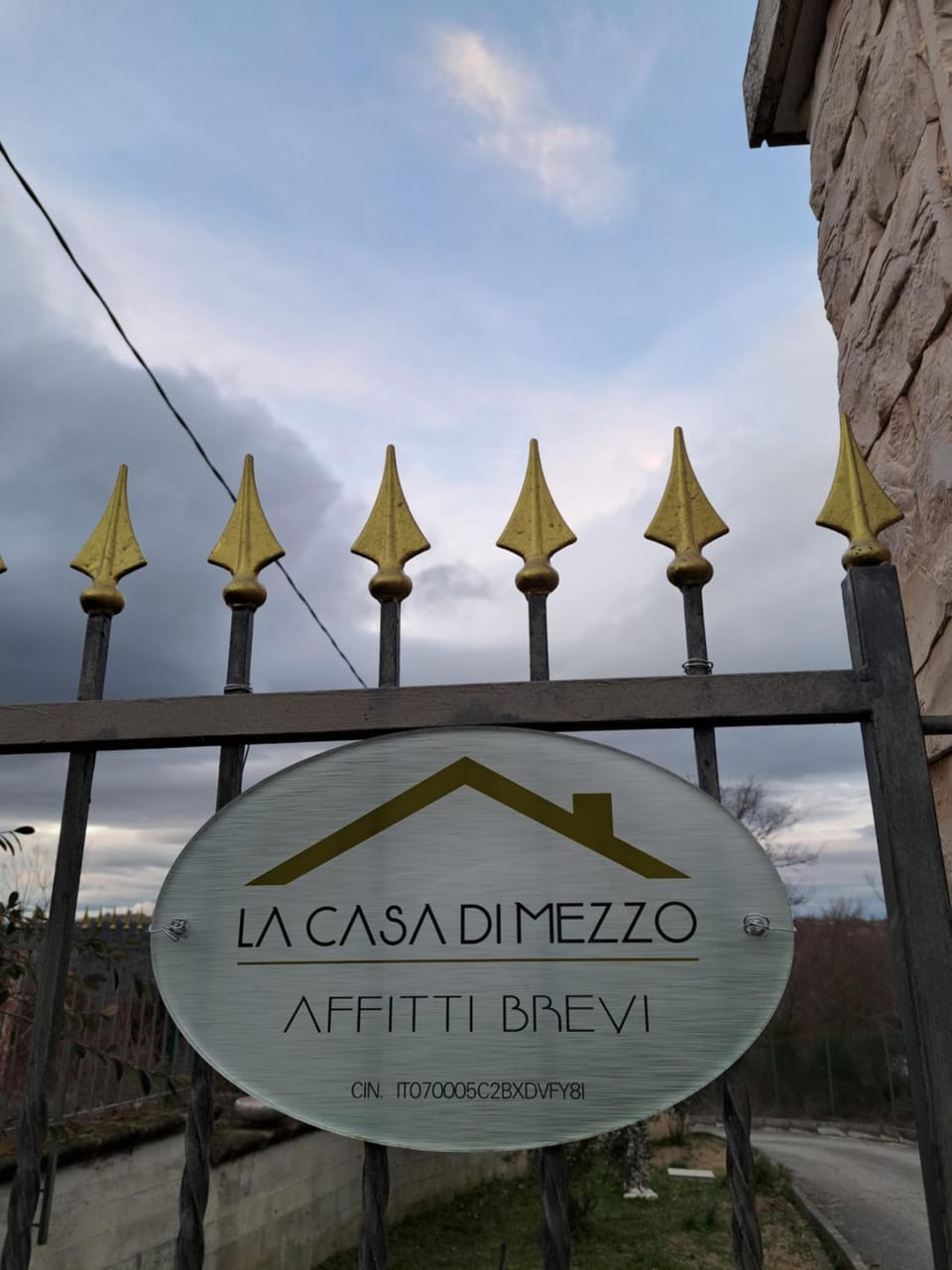 La casa di mezzo-affitti brevi-zona ospedali House in Molise, Italy