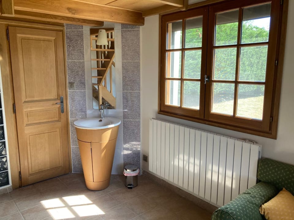 Charmante maisonnette indépendante Bed and Breakfast in Bourgogne-Franche-Comté