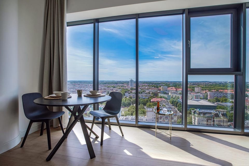 Day, Natural landscape, View (from property/room), Balcony/Terrace, Living room, Seating area, Dining area, City view, Sea view