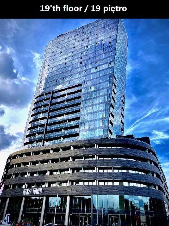 Luksusowy apartament z widokiem, basenem i sauną Hanza Tower 19th floor Apartment in Szczecin