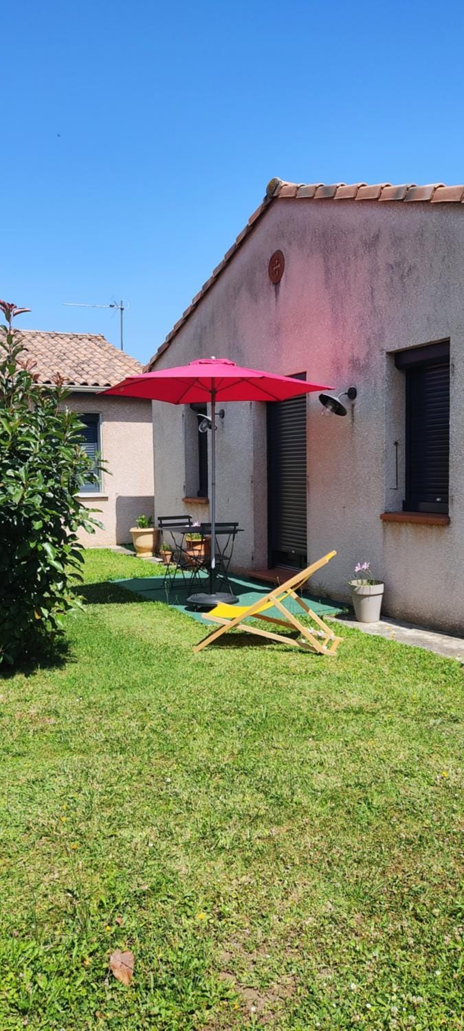 Garden, sunbed