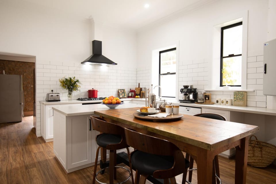Kitchen or kitchenette, kitchen