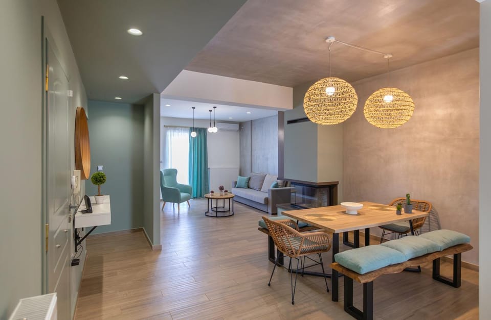 Living room, Seating area, Dining area
