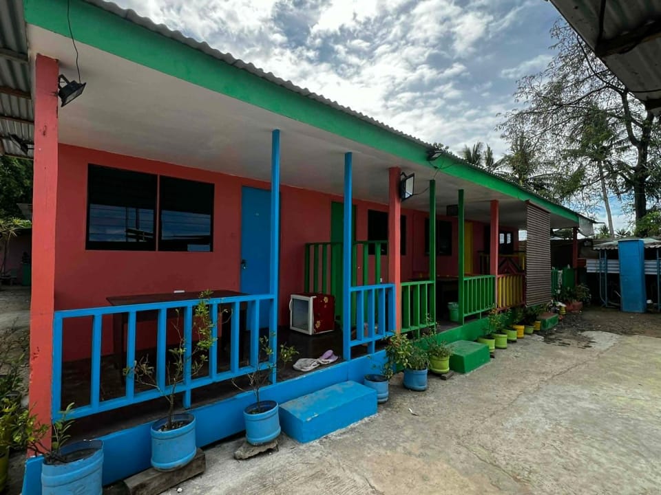 Scott's Seaview Resort Bed and Breakfast in Central Visayas