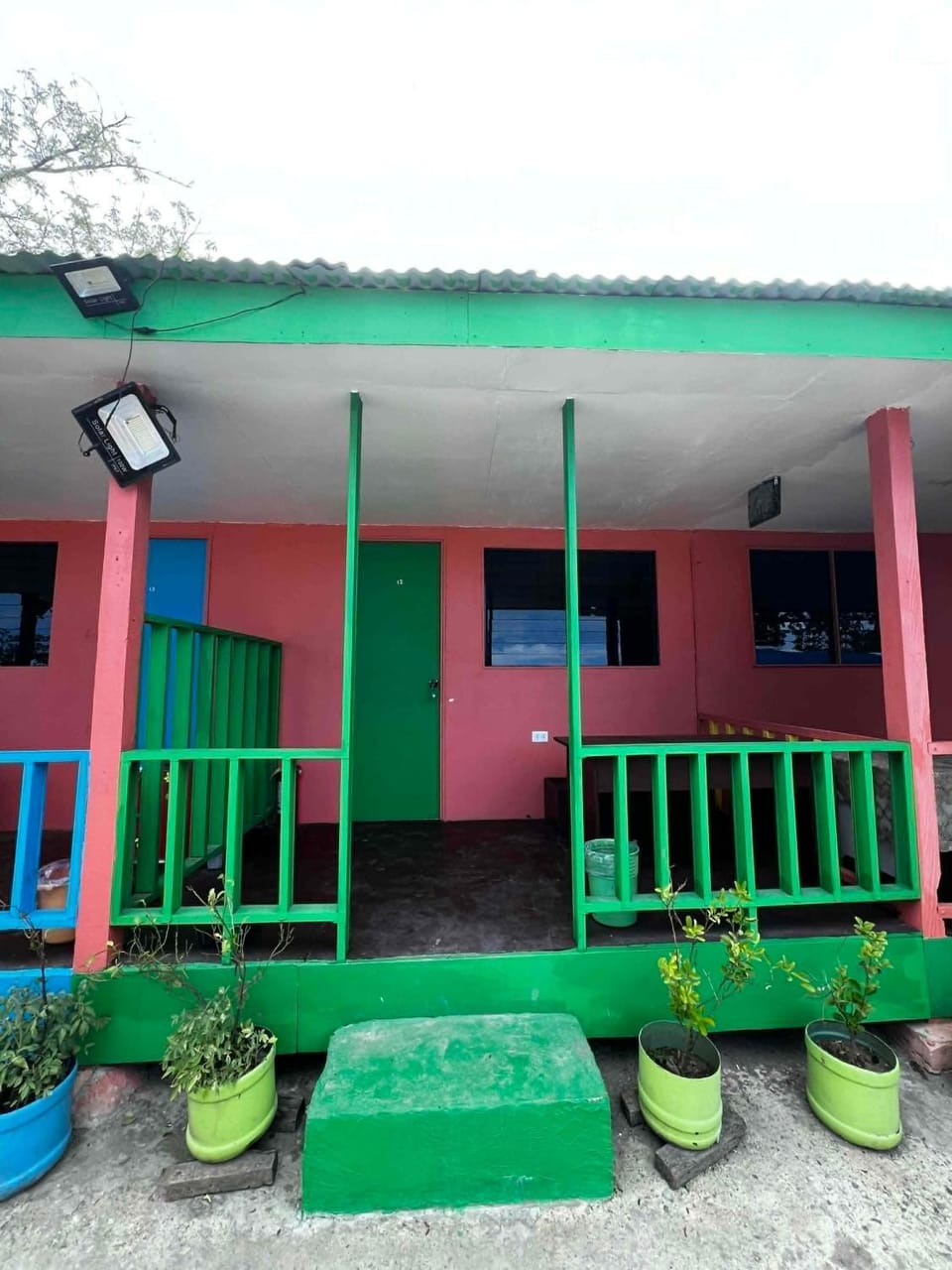 Scott's Seaview Resort Bed and Breakfast in Central Visayas