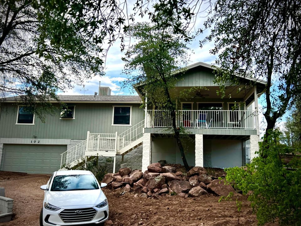 Property building, Natural landscape, Parking