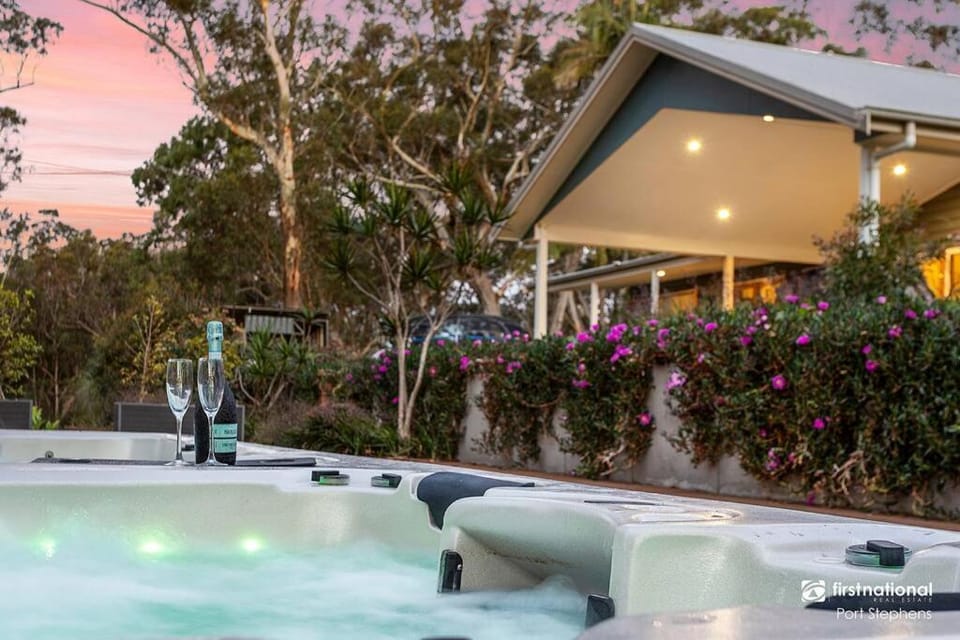 Hot Tub, Garden view, Swimming pool