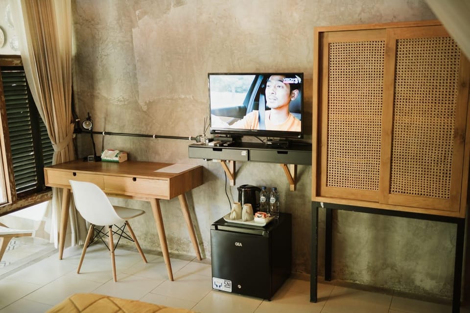 Property building, TV and multimedia, Coffee/tea facilities, minibar, wardrobe