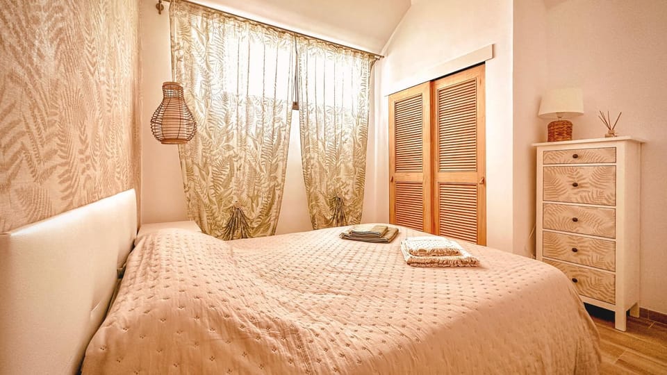 Bed, Bedroom, wardrobe
