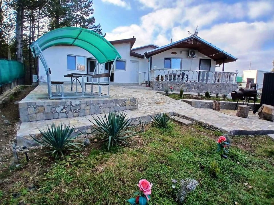 Property building, Garden